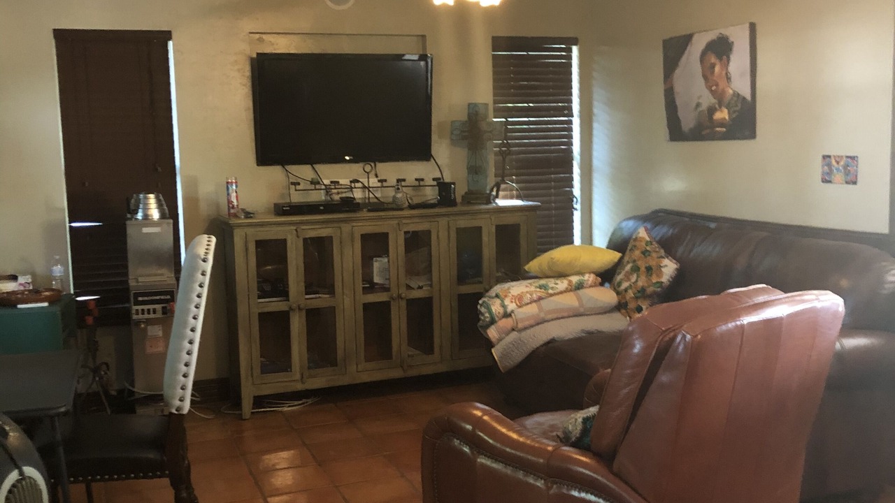 Photo of Livingroom in Uvalde