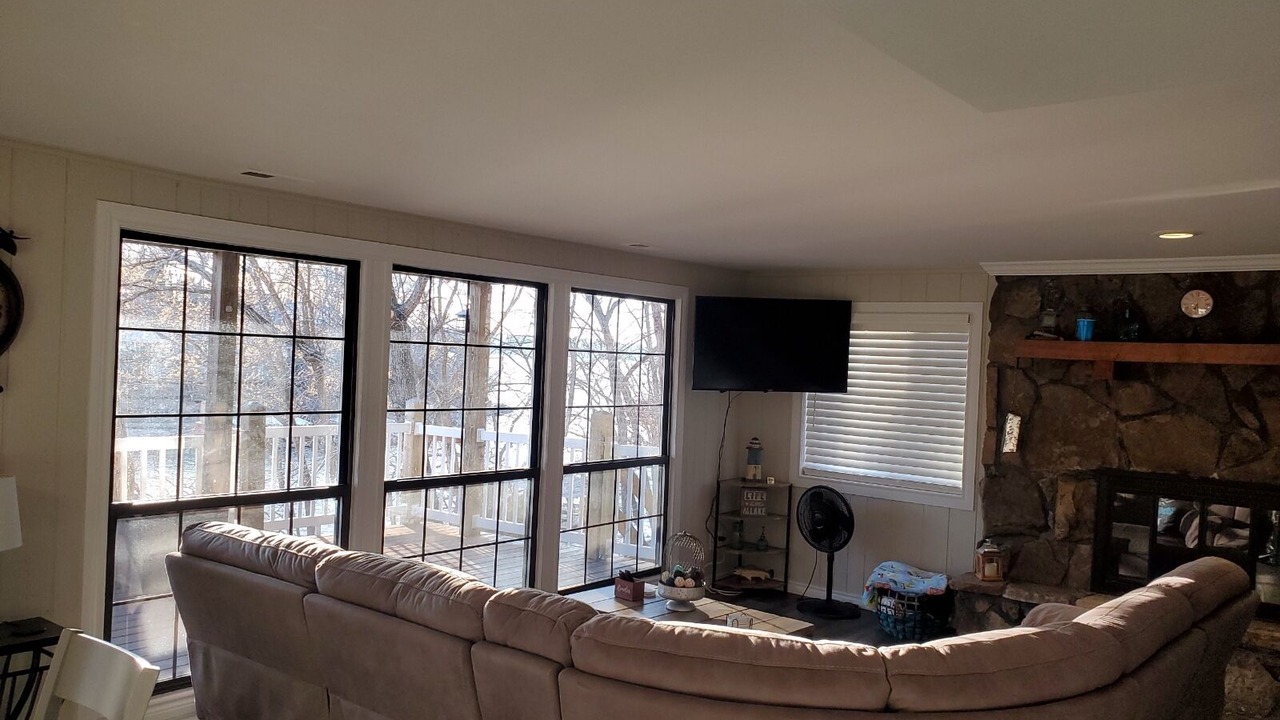 Photo of Livingroom in Linn Creek