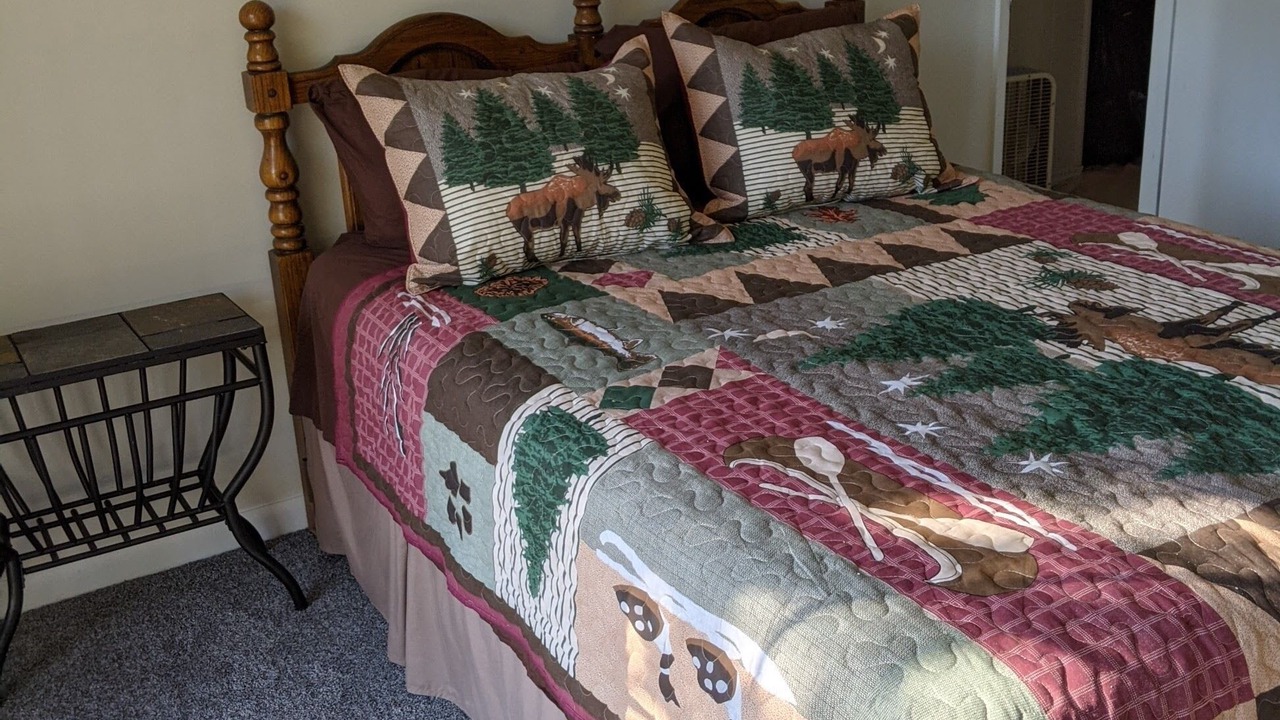 Photo of Bedroom in Linn Creek