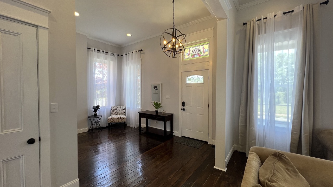 Photo of Livingroom in St. Louis