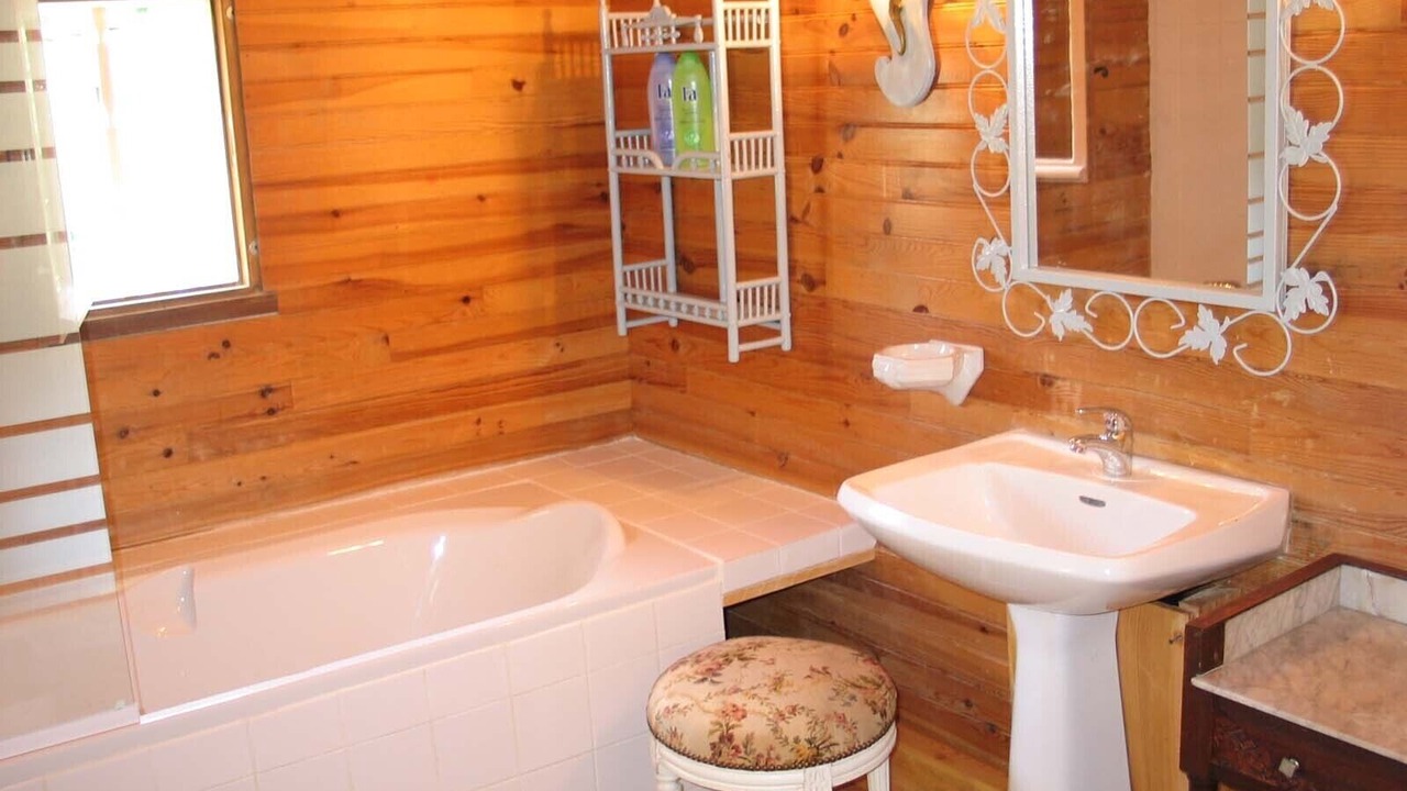 Photo of Bathroom in Creysse