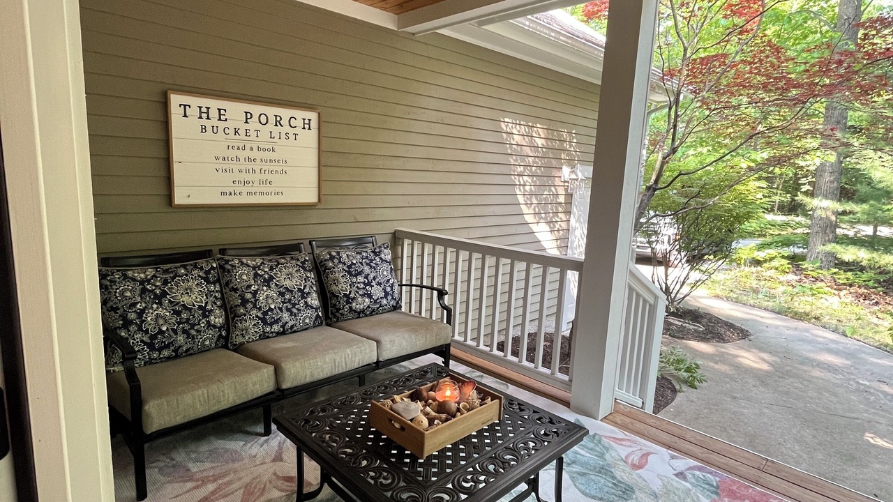 Photo of Patio Balcony in Glen Arbor