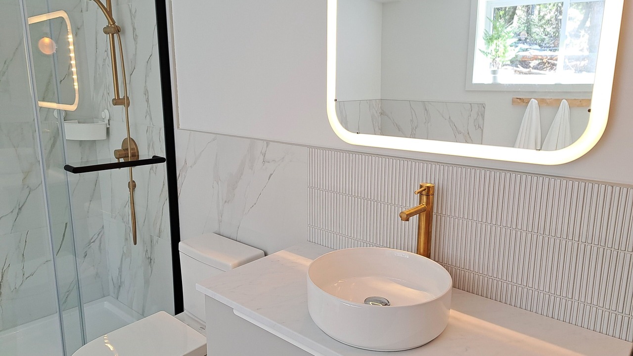 Photo of Bathroom in Petite-Riviere-Saint-Francois