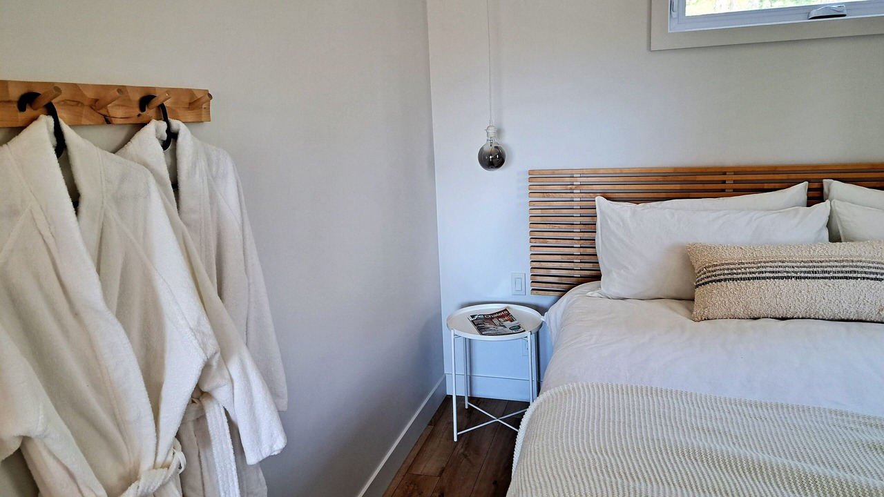 Photo of Bedroom in Petite-Riviere-Saint-Francois