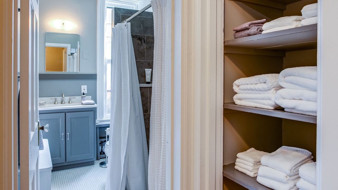 Photo of Bathroom in East Avenue