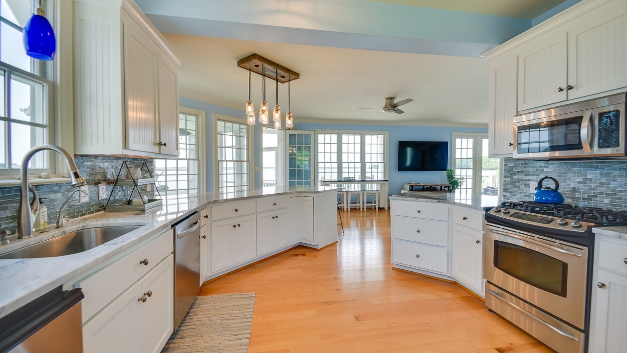 Photo of Kitchen in White Stone