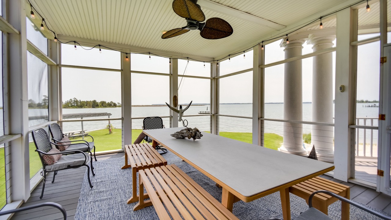 Photo of Outdoor in White Stone