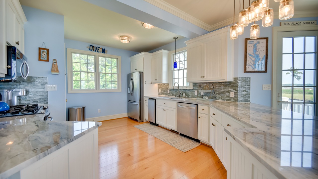 Photo of Kitchen in White Stone