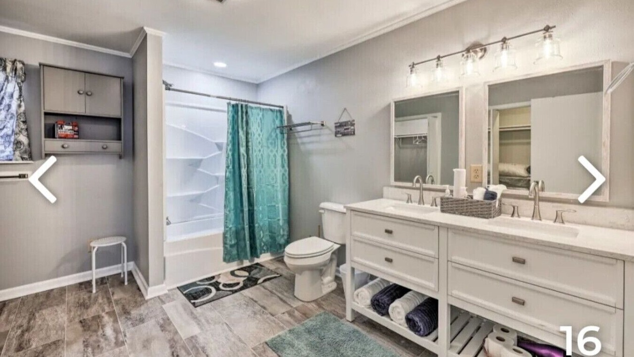 Photo of Bathroom in Pine Bluff
