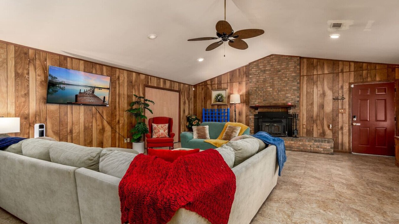Photo of Livingroom in Pine Bluff