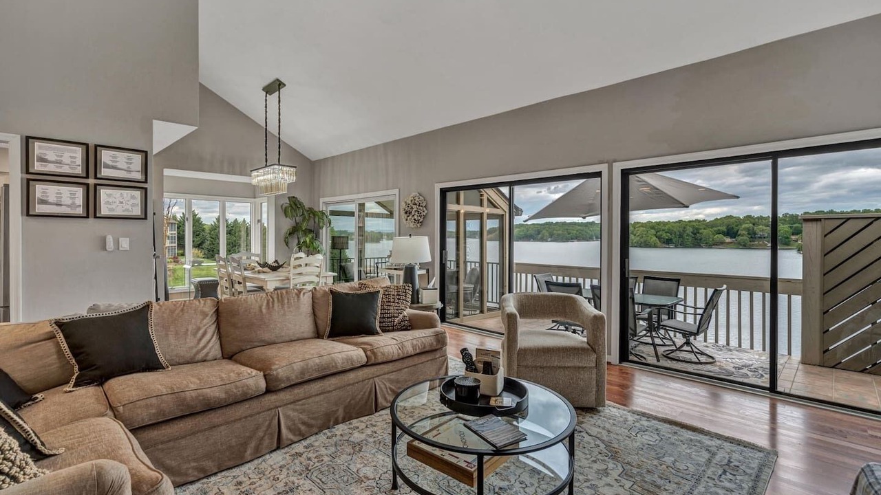 Photo of Livingroom in North Shore