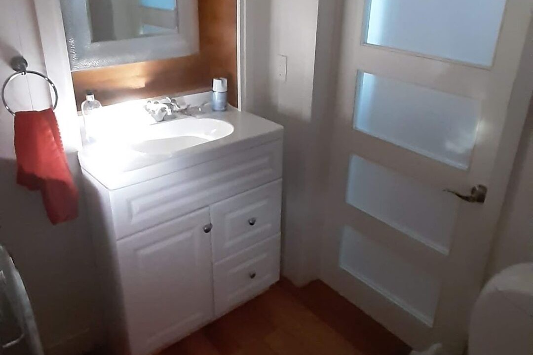 Photo of Bathroom in Saint-Etienne-de-Lauzon