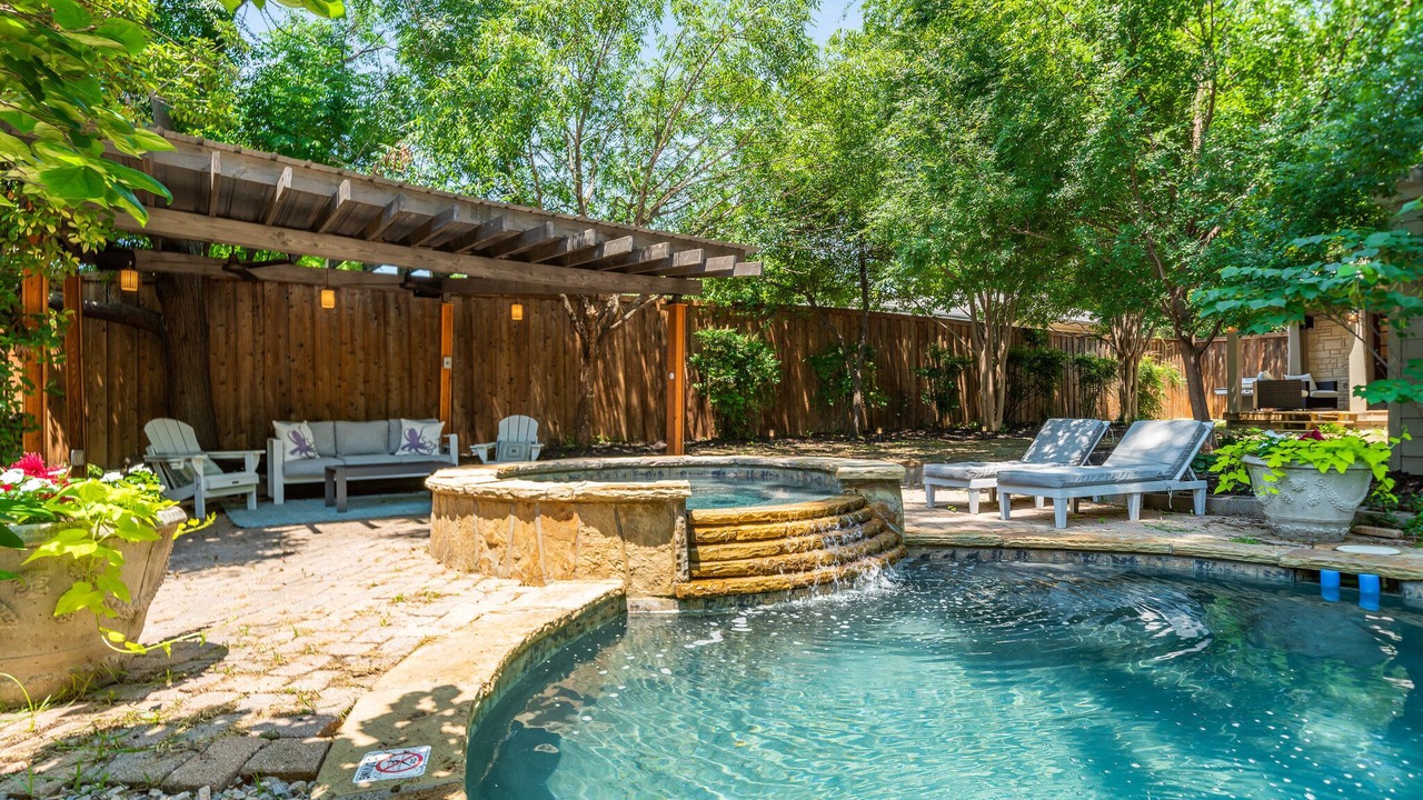 Photo of Outdoor in Oak Cliff