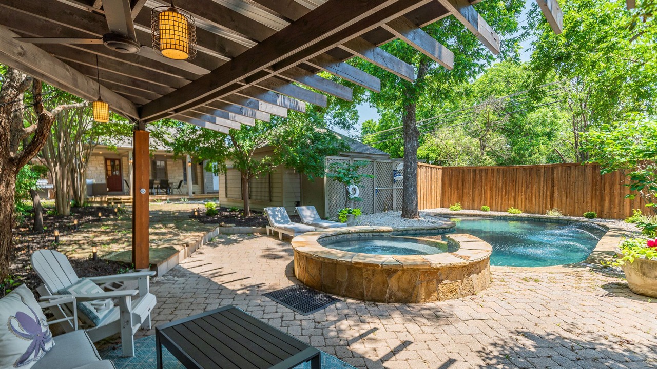 Photo of Outdoor in Oak Cliff