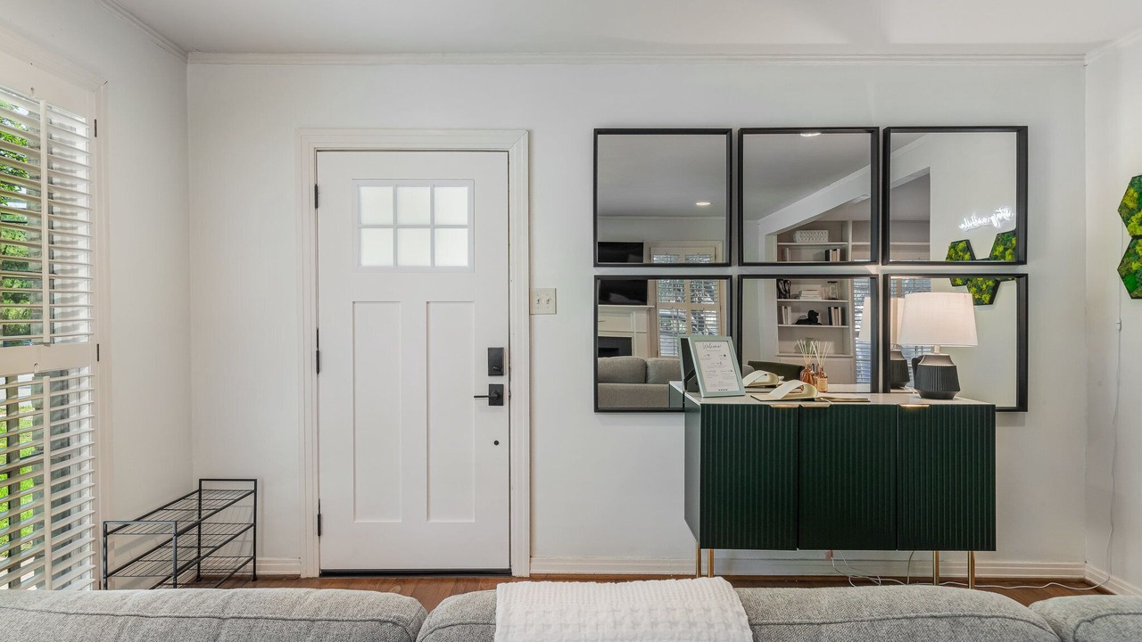 Photo of Livingroom in Oak Cliff