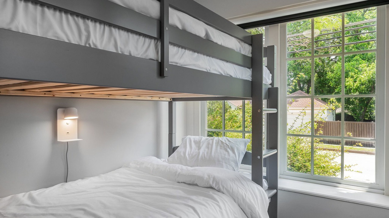 Photo of Bedroom in Oak Cliff