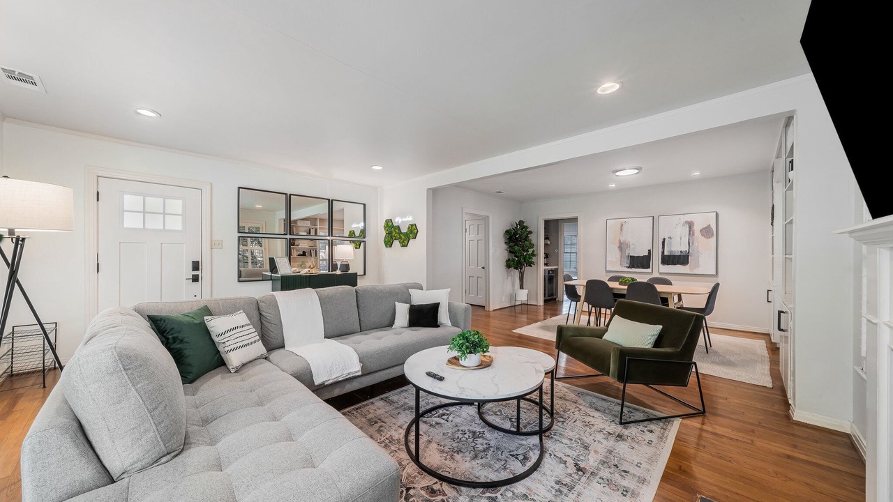 Photo of Livingroom in Oak Cliff