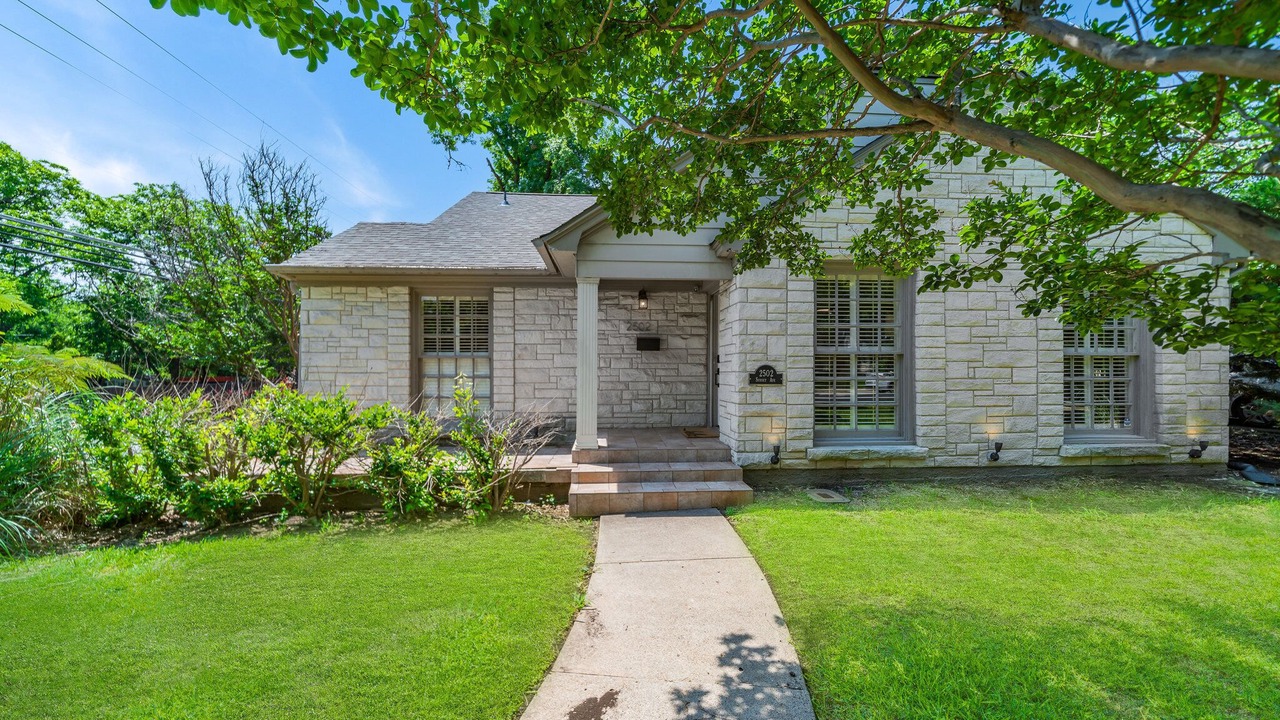 Photo of Outdoor in Oak Cliff