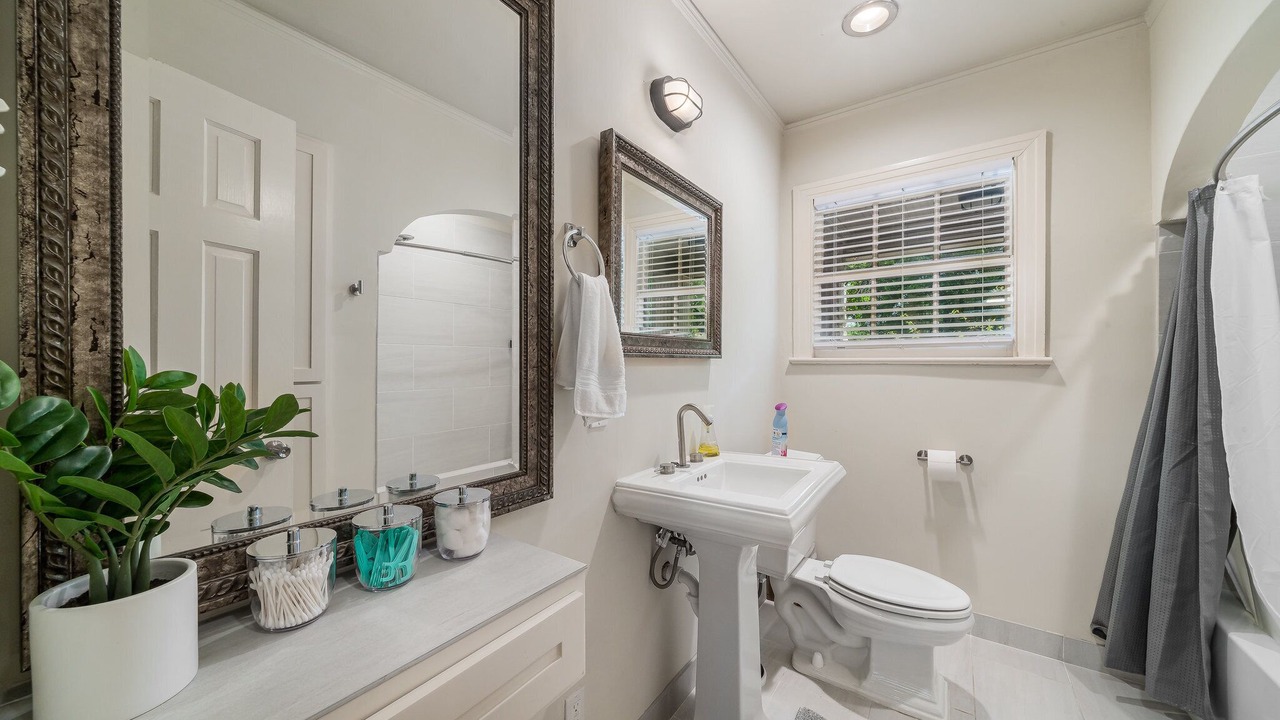 Photo of Bathroom in Oak Cliff