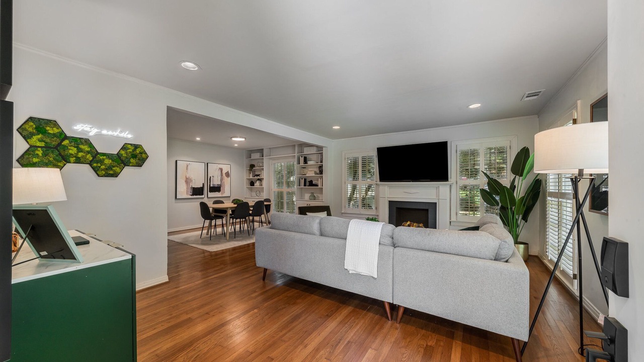 Photo of Livingroom in Oak Cliff
