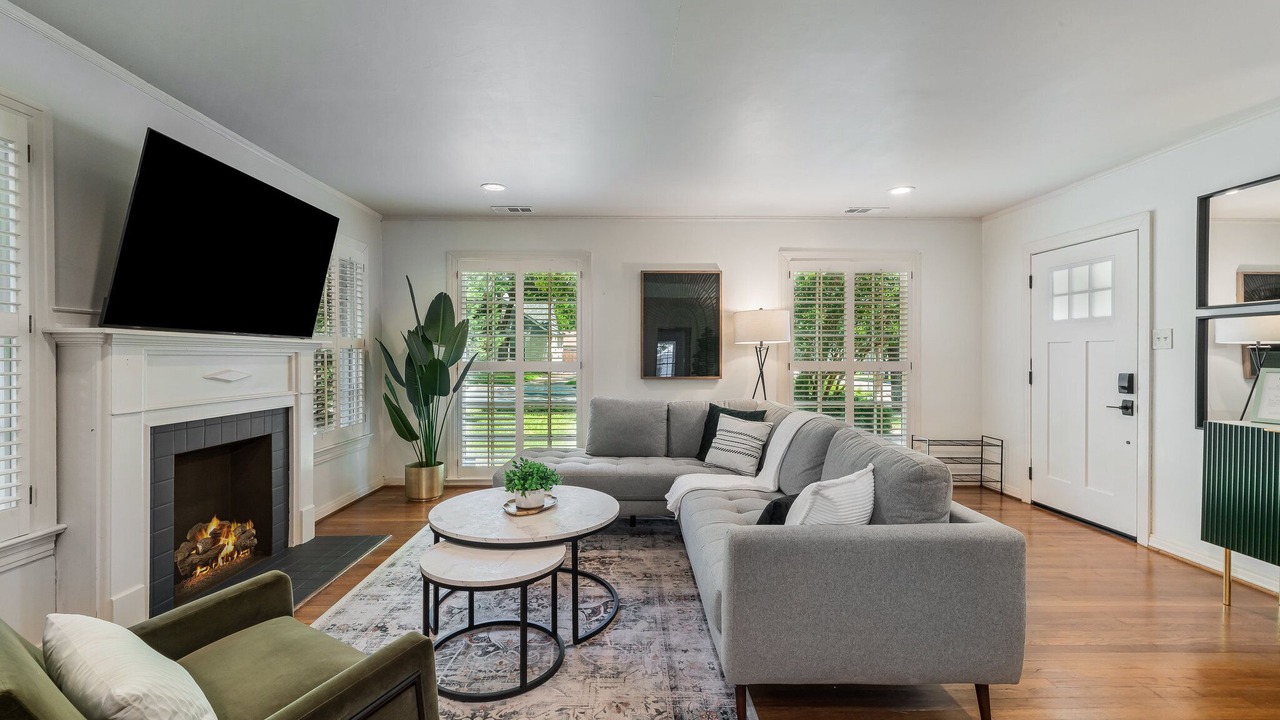 Photo of Livingroom in Oak Cliff