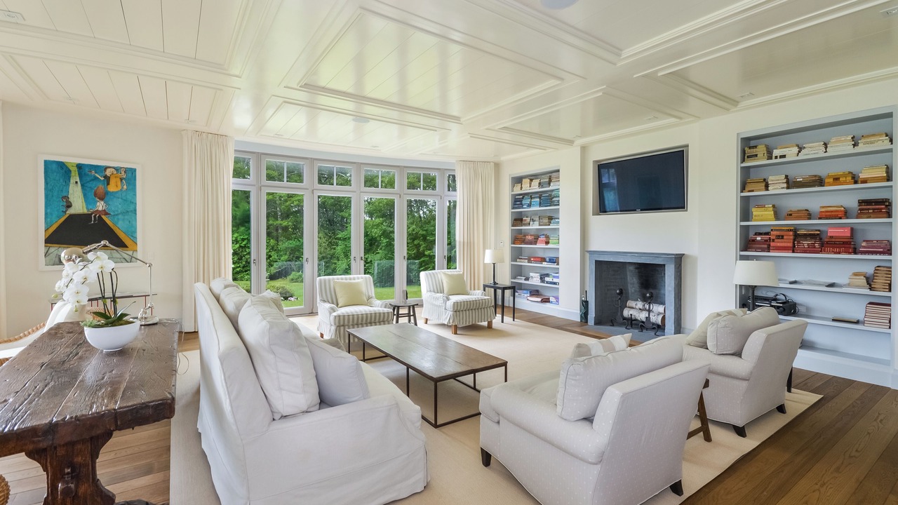 Photo of Livingroom in Mashpee Neck