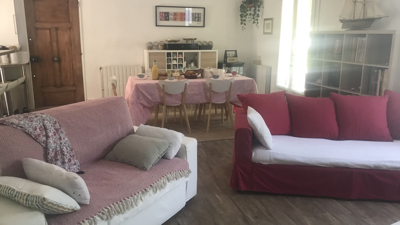 Photo of Livingroom in Saint-Victor-des-Oules