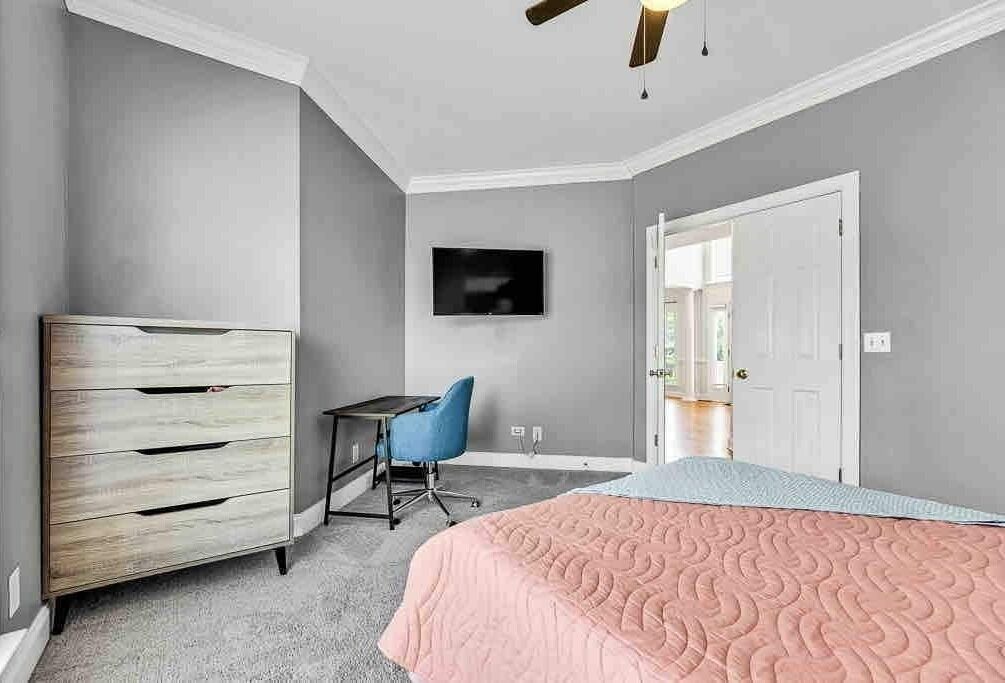 Photo of Bedroom in Forest Oaks