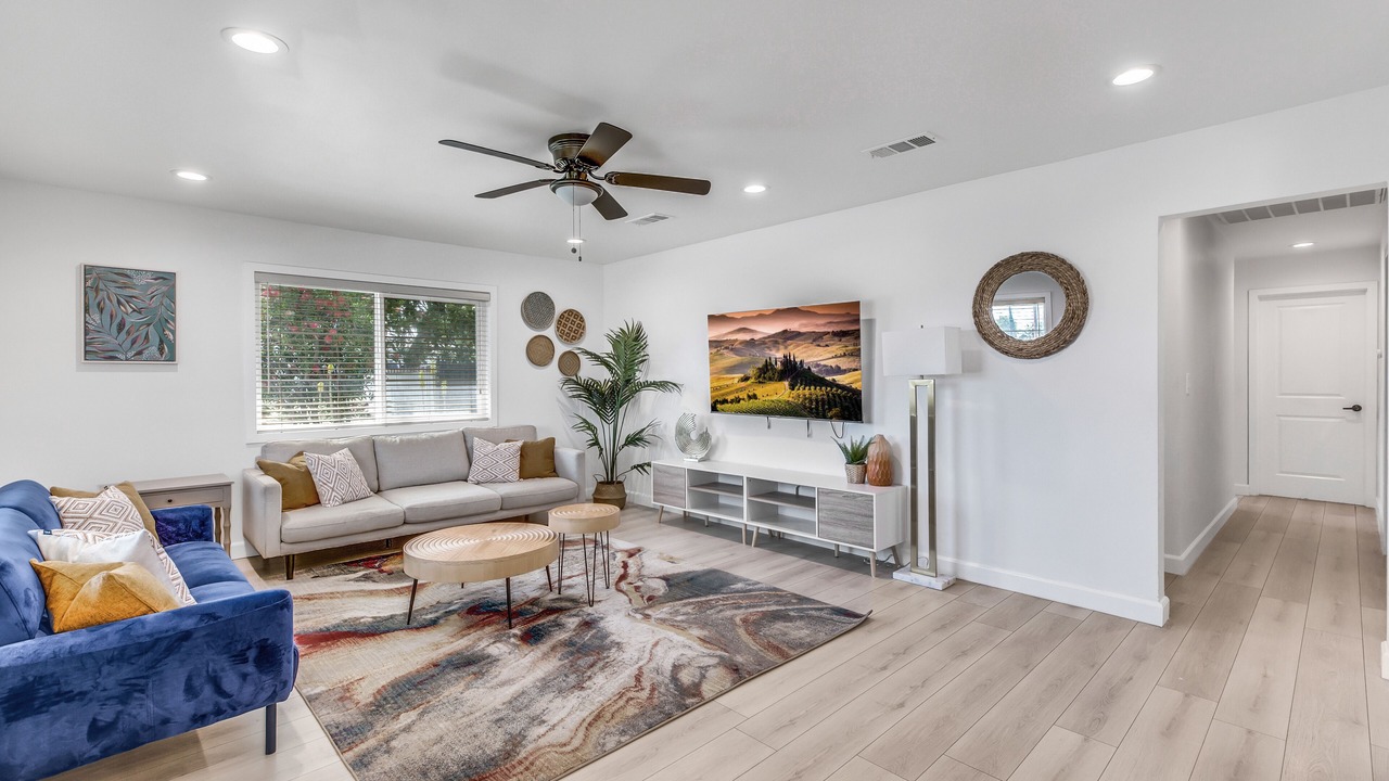 Photo of Livingroom in Ontario
