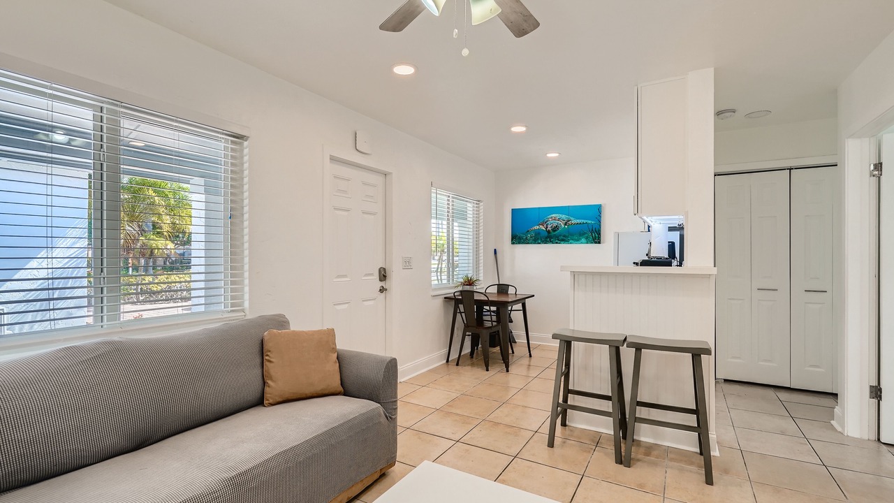 Photo of Livingroom in Palm Beach Shores