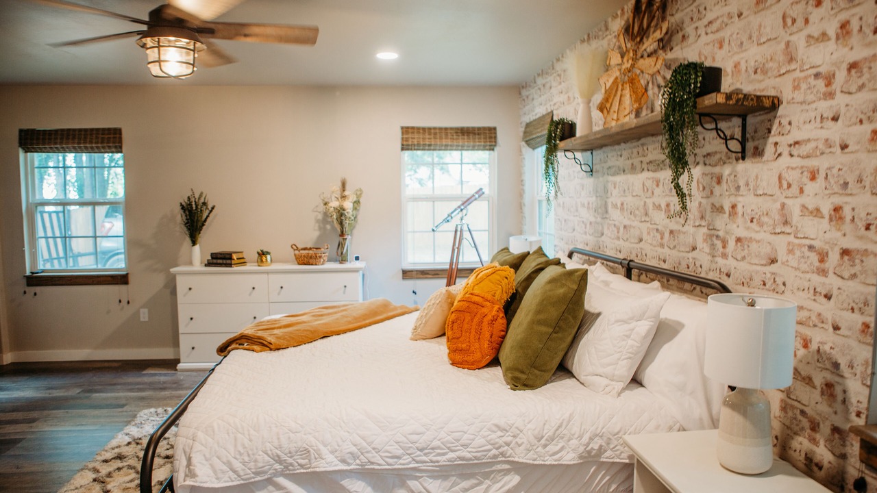 Photo of Bedroom in Larue