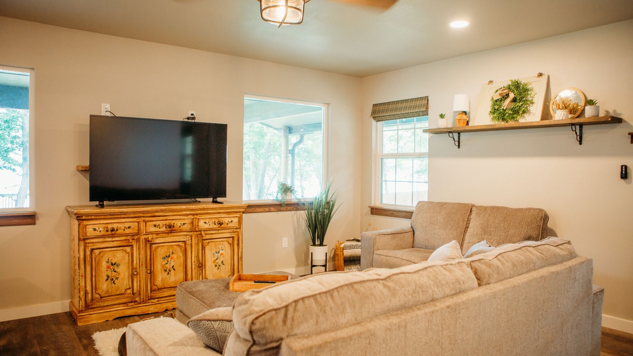 Photo of Livingroom in Larue