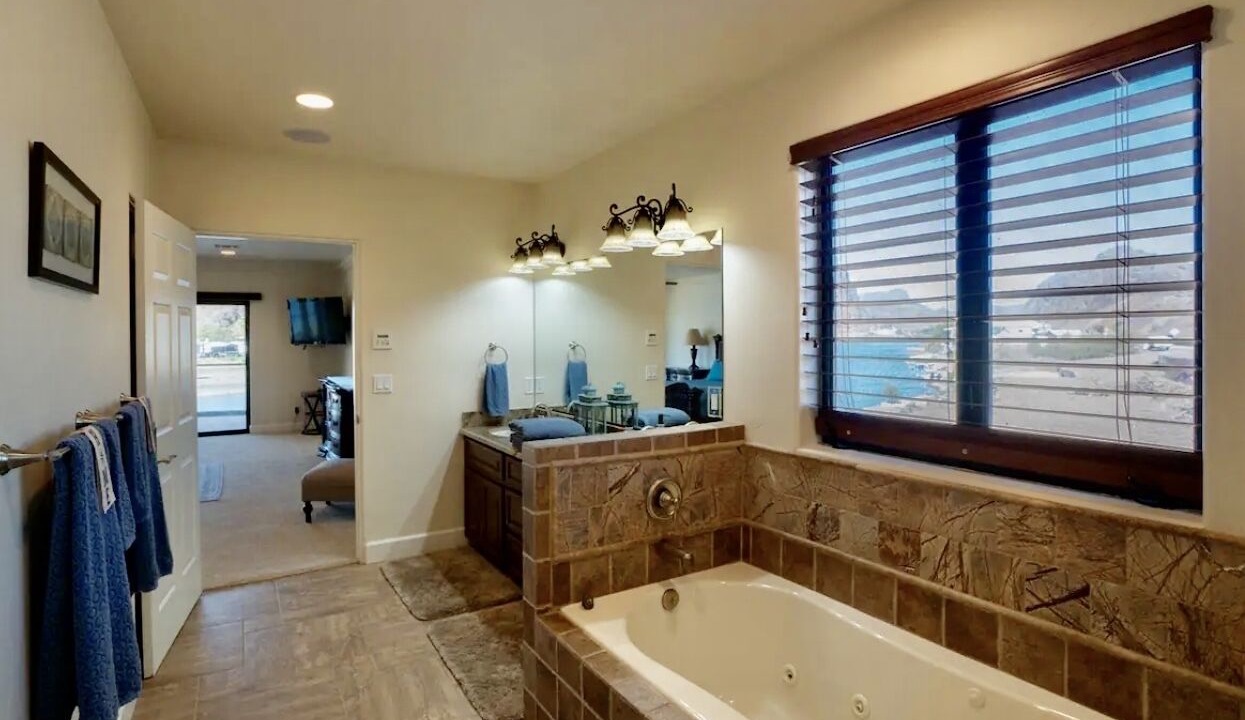 Photo of Bathroom in Parker Strip
