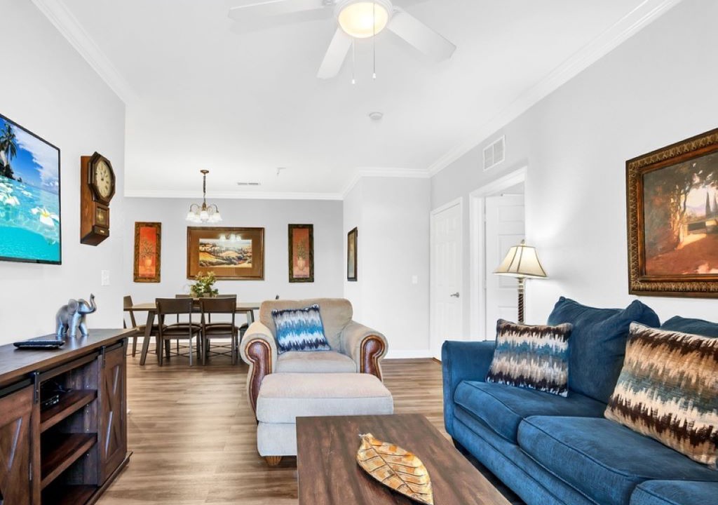 Photo of Livingroom in Four Corners