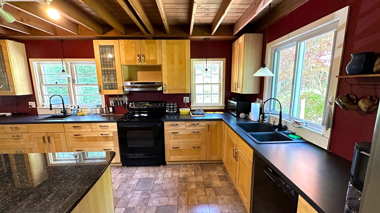 Photo of Others in Canadensis