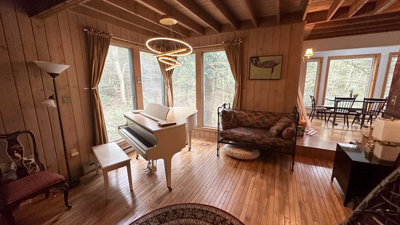 Photo of Bedroom in Canadensis