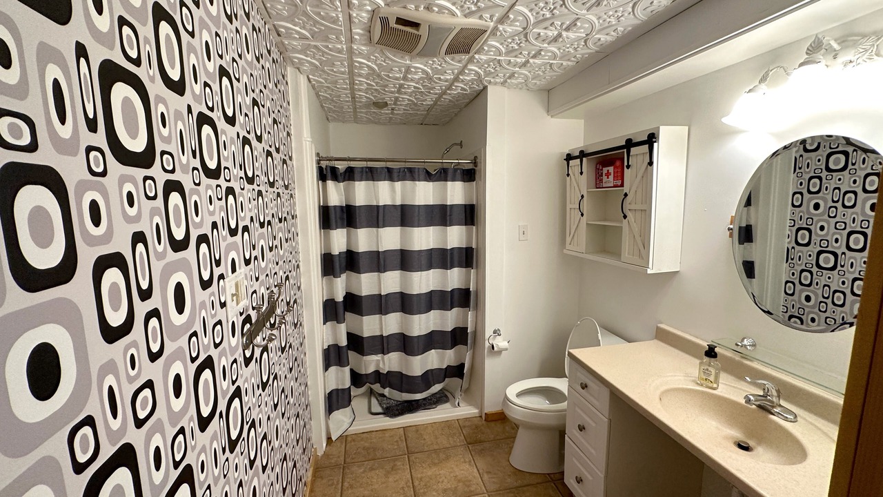 Photo of Others in Canadensis