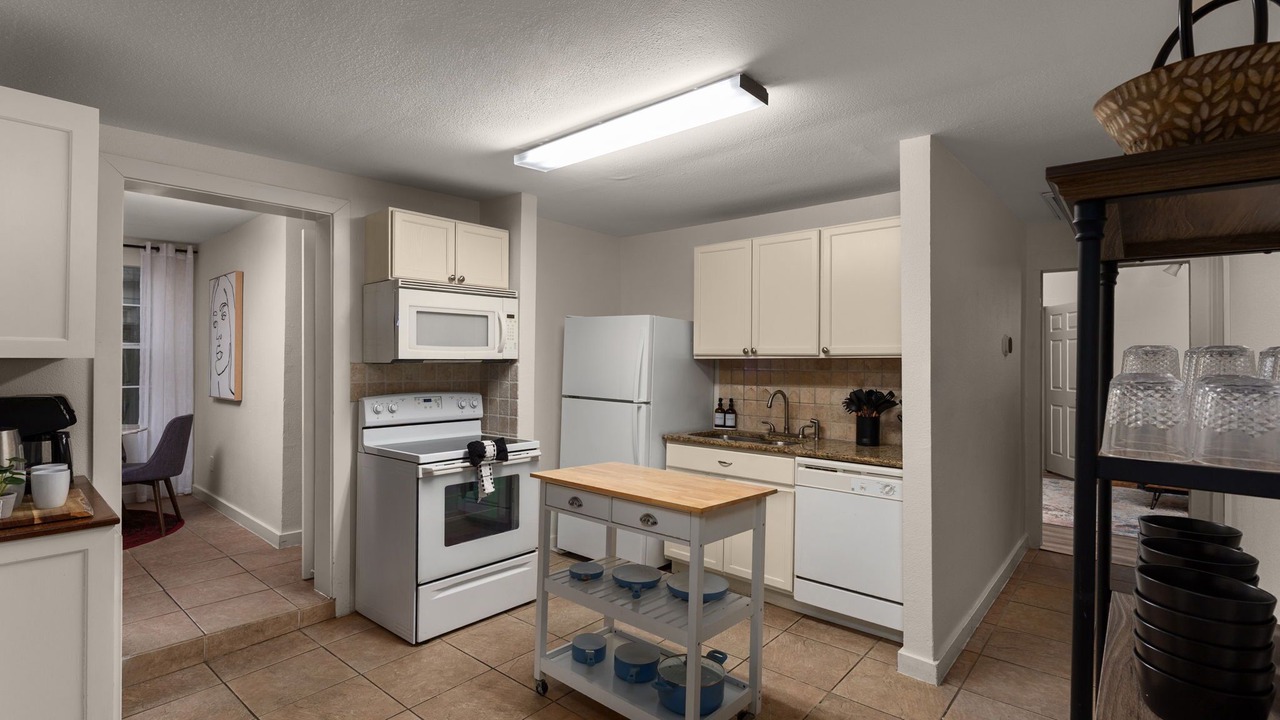 Photo of Kitchen in East Cesar Chavez
