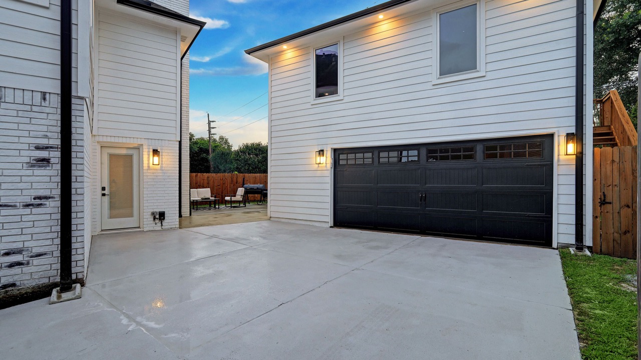 Photo of Patio Balcony in Memorial Parkway