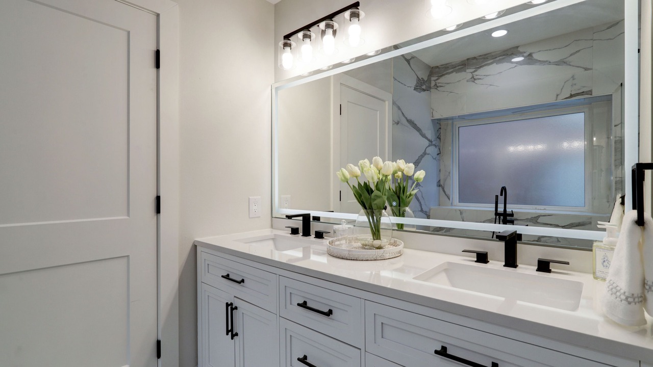 Photo of Bathroom in Memorial Parkway