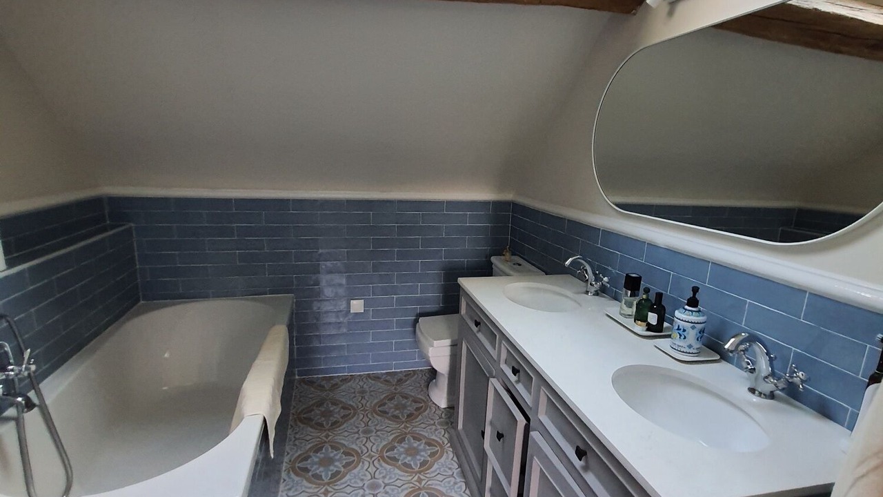 Photo of Bathroom in Richarville