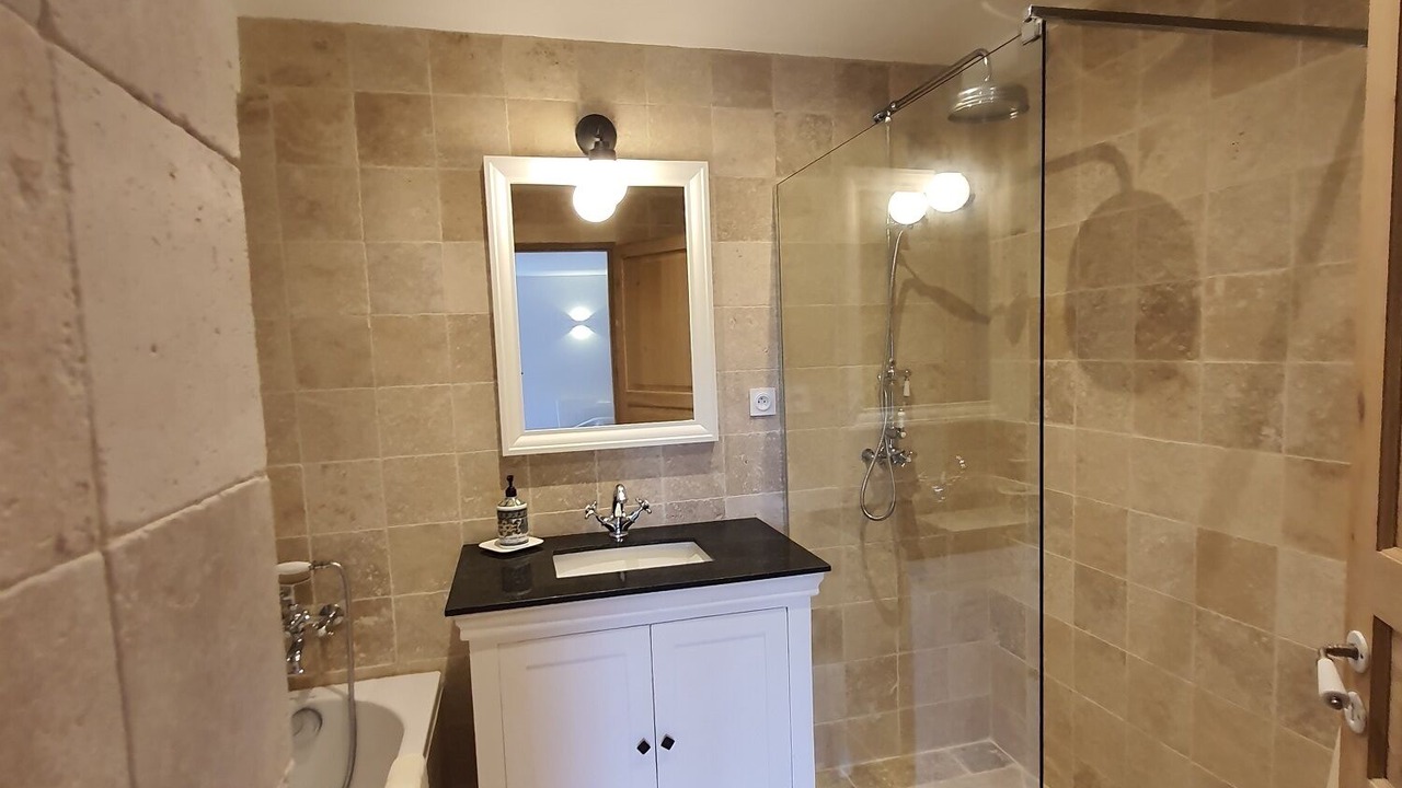 Photo of Bathroom in Richarville