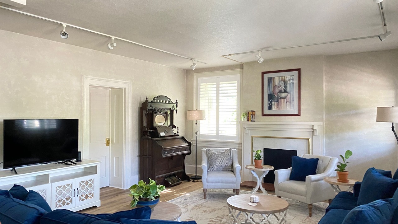 Photo of Livingroom in Millcreek