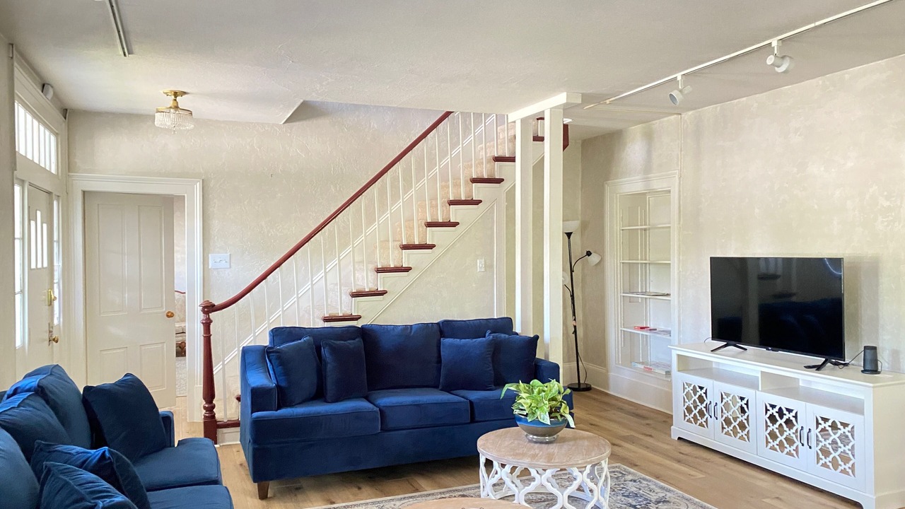 Photo of Livingroom in Millcreek