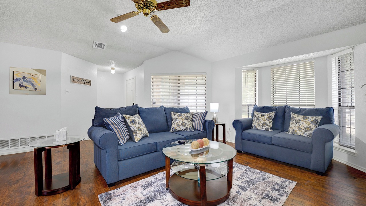 Photo of Livingroom in Buckner Terrace - Everglade Park