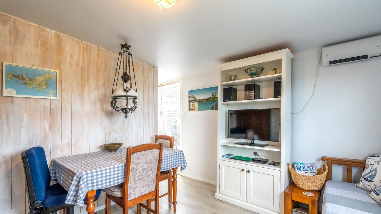 Photo of Others in Surfdale