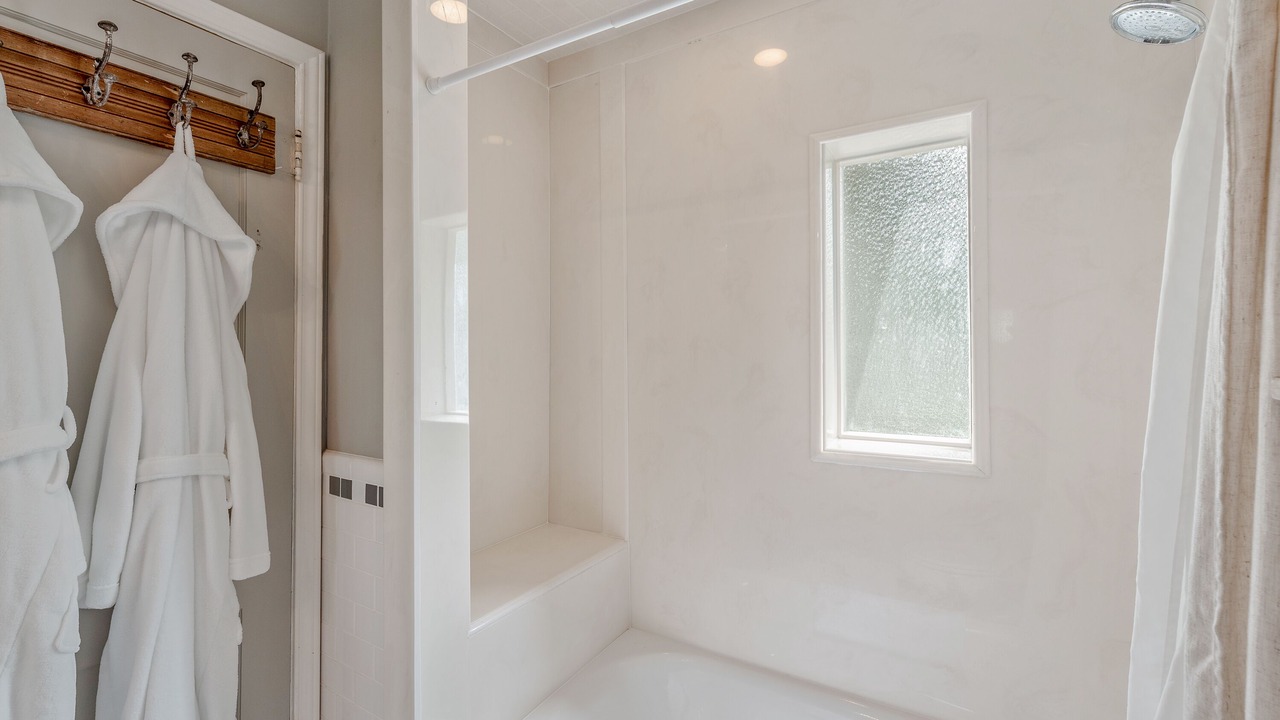 Photo of Bathroom in Navasota