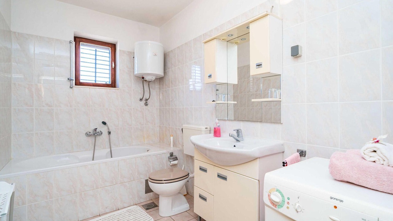 Photo of Bathroom in Slano