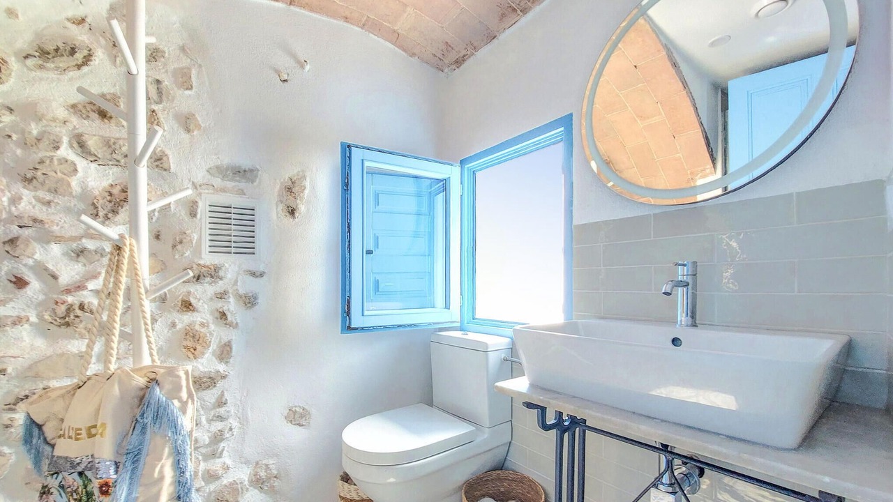 Photo of Bathroom in Peniscola Old Town