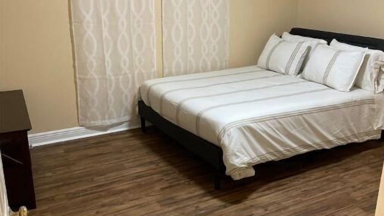 Photo of Bedroom in Kenner - Louis Armstrong International Airport